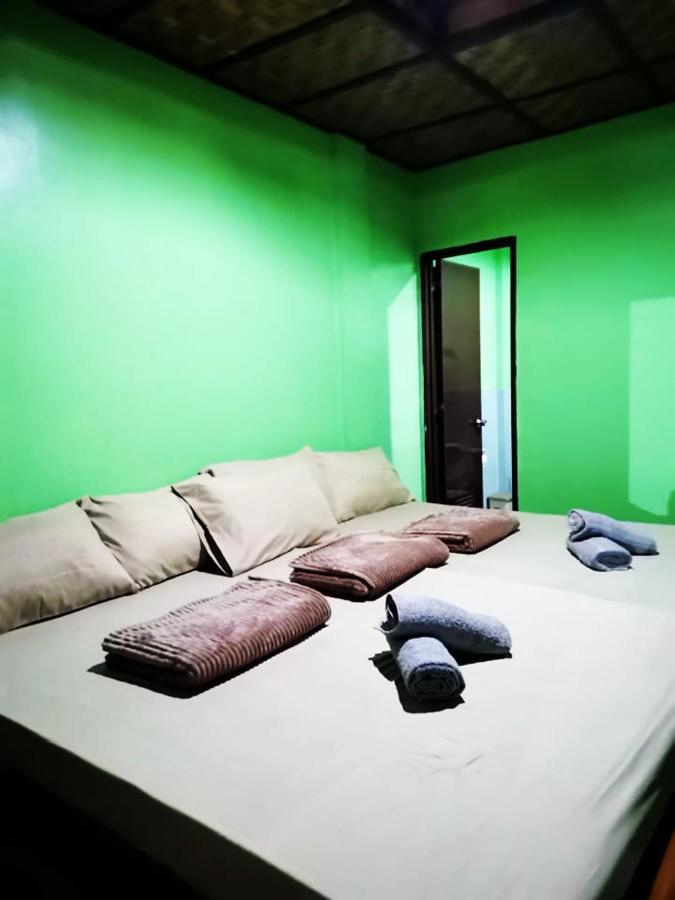 In-N-Out Hostel Siquijor Exterior photo
